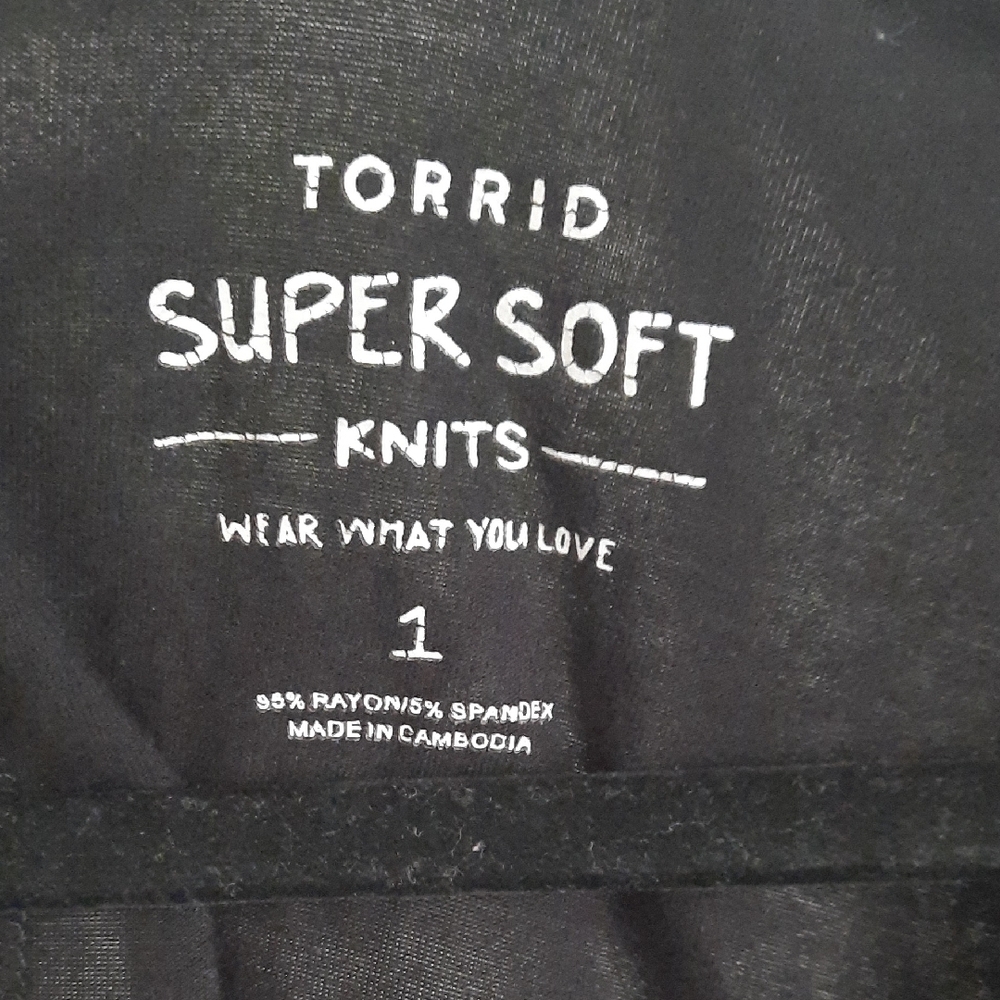 torrid Black Sleeveless Tunic Top - Picture 4 of 5